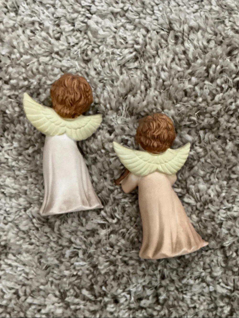 HOMECO  Figurine Christmas Angels Set - Ivory & Peach Decorative Angels